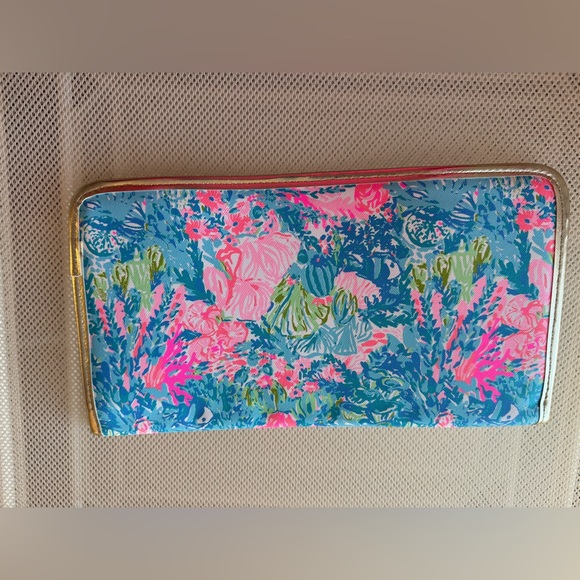 Lilly Pulitzer Organizer - Picture 1 of 2